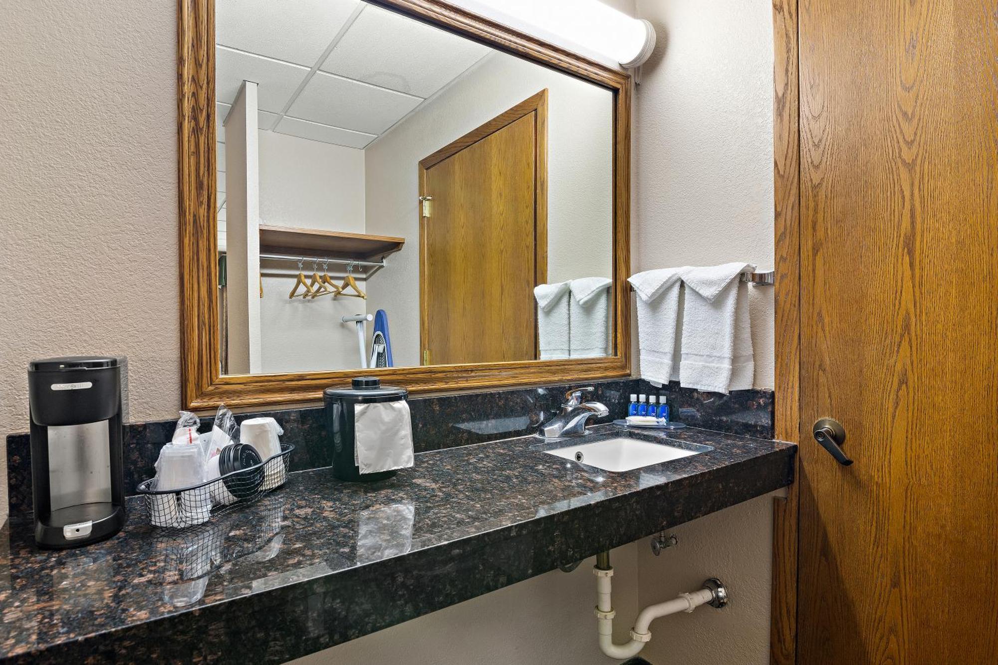 Rodeway Inn McPherson Quarto foto