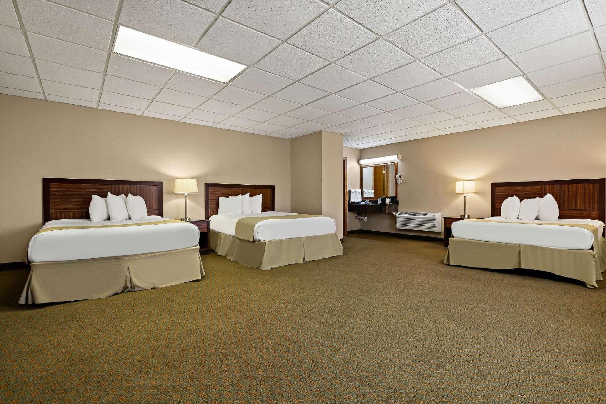 Rodeway Inn McPherson Exterior foto